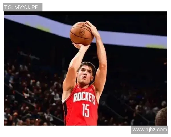 火箭与勇士激战26日NBA季后赛焦点对决引发球迷热议